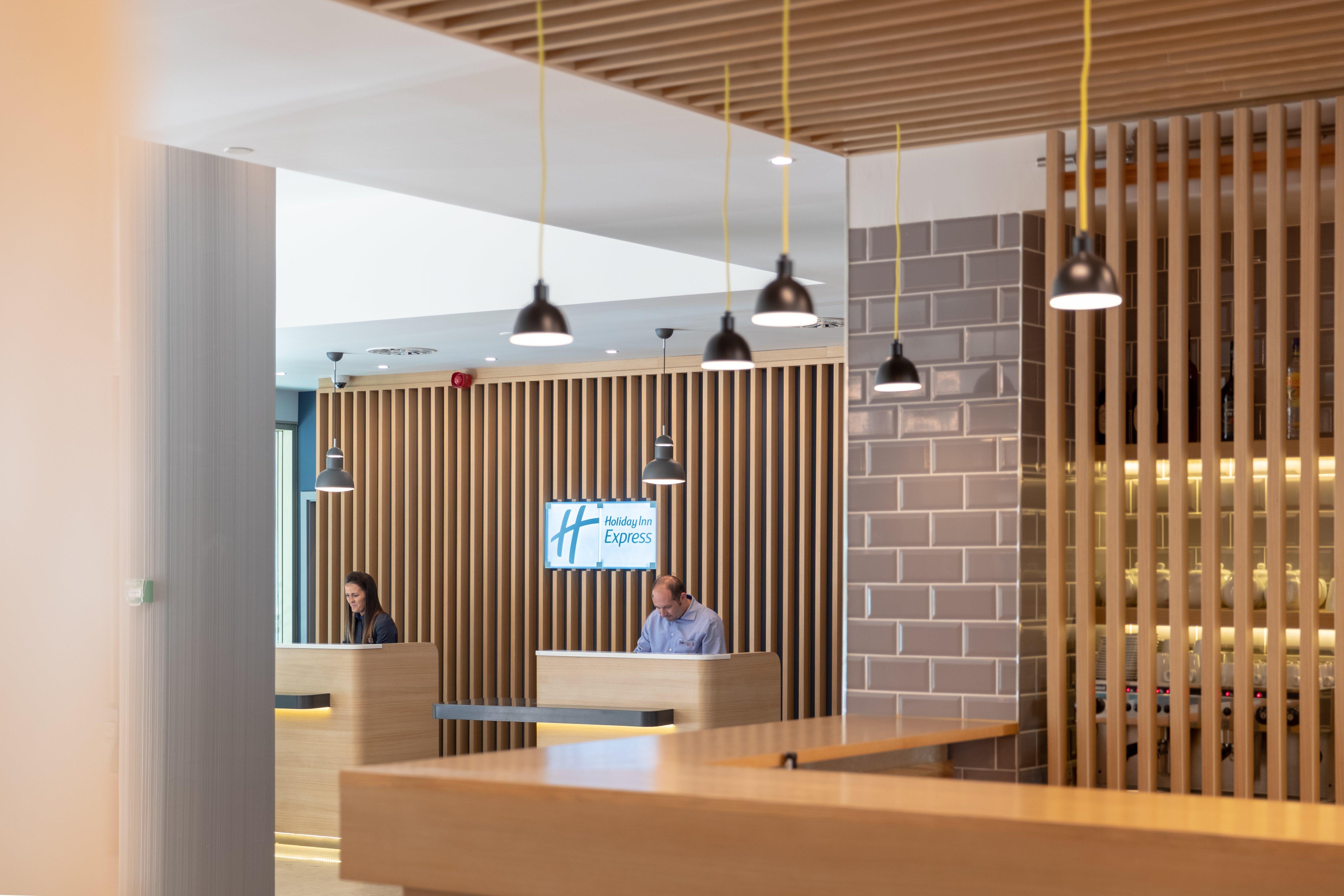 Holiday Inn Express - Lisbon - Plaza Saldanha By Ihg Exterior photo