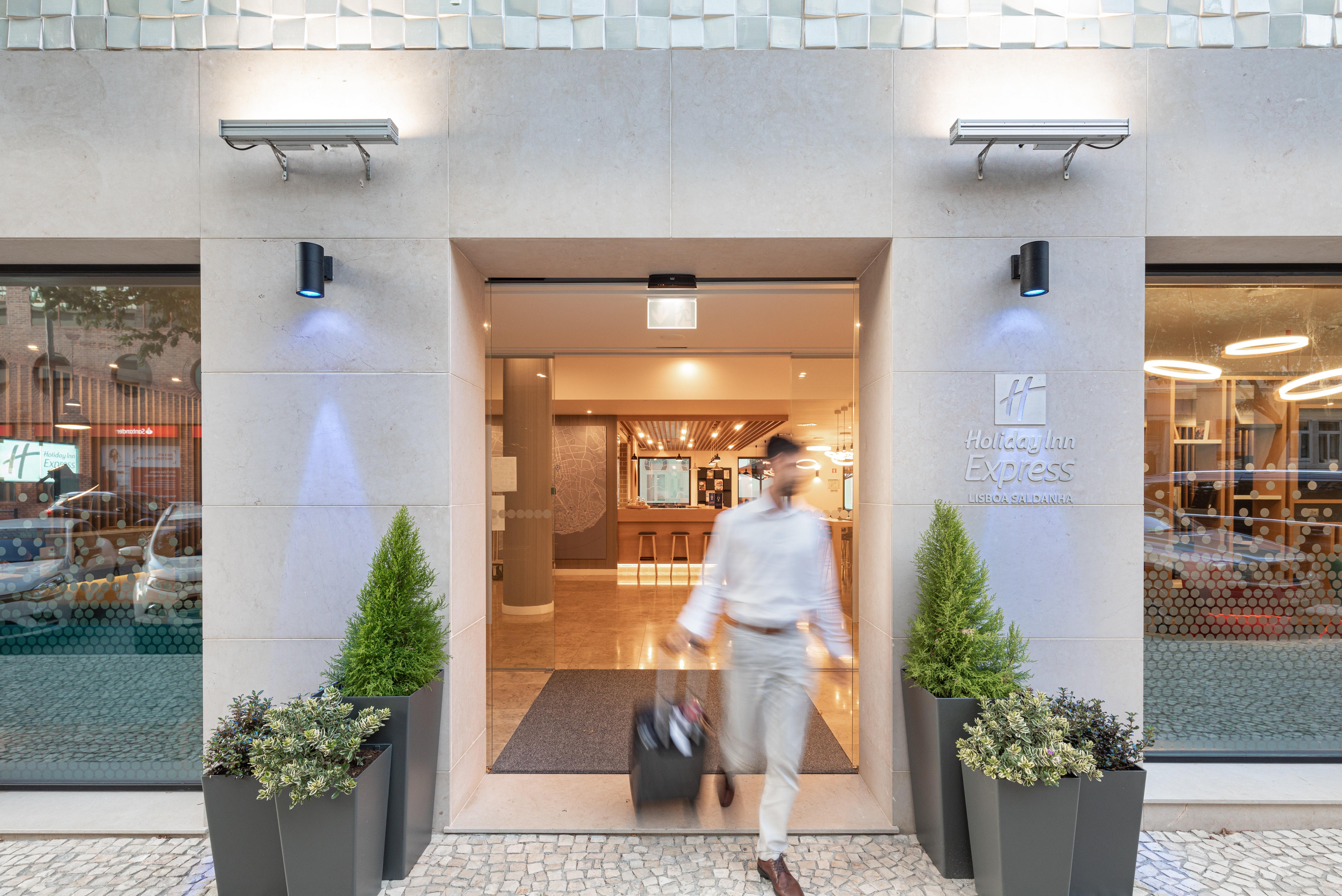 Holiday Inn Express - Lisbon - Plaza Saldanha By Ihg Exterior photo